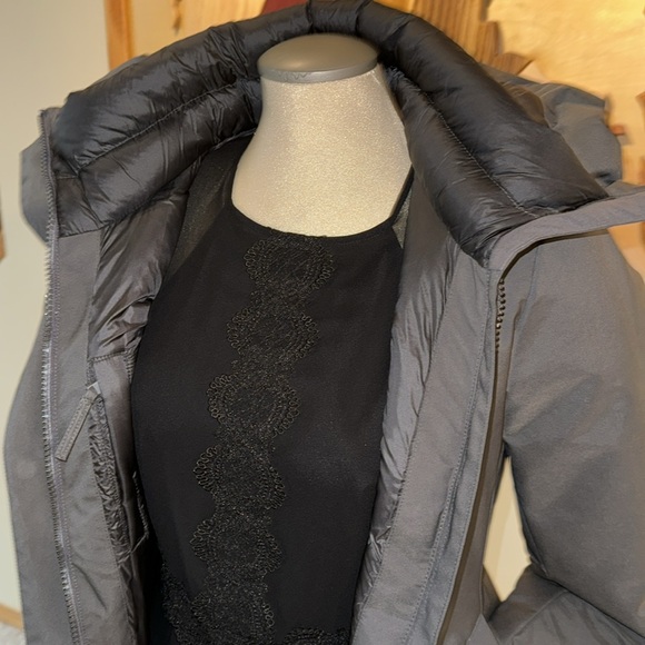 Aritzia Babaton Viewpoint Parka sz xs excellent condition worn twice - Picture 7 of 12